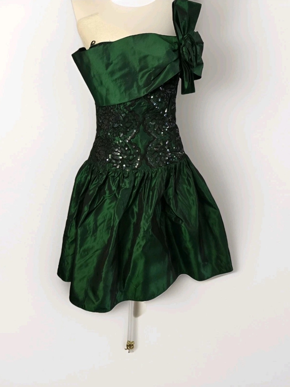 Jessica McClintock Emerald Green One-Shoulder Mini Dress with Bow